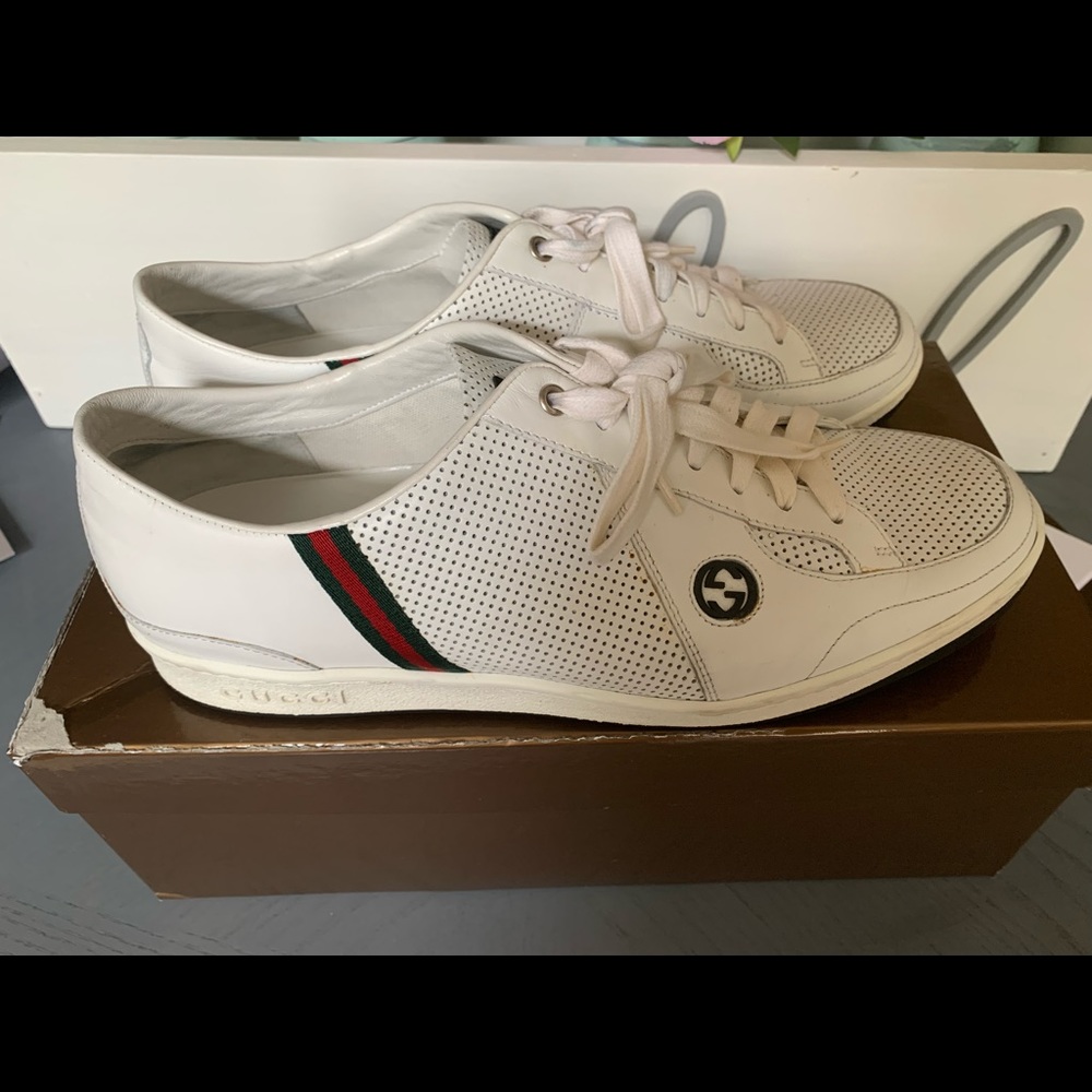 Gucci sneakers size 10, almost new!